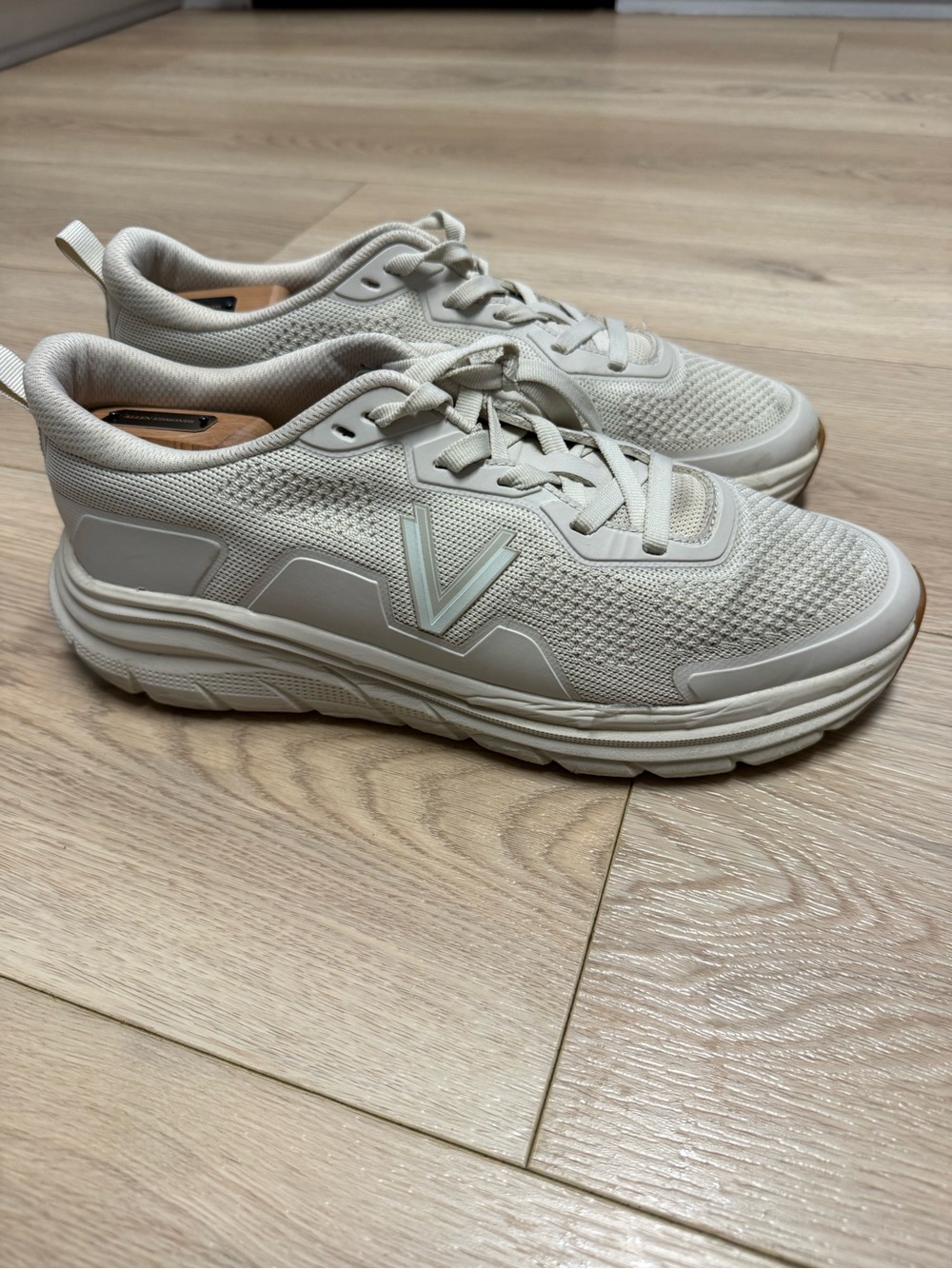 Women's Vionic Walk Max Knit Walking Sneakers Arch Support Comfort Cream size 12